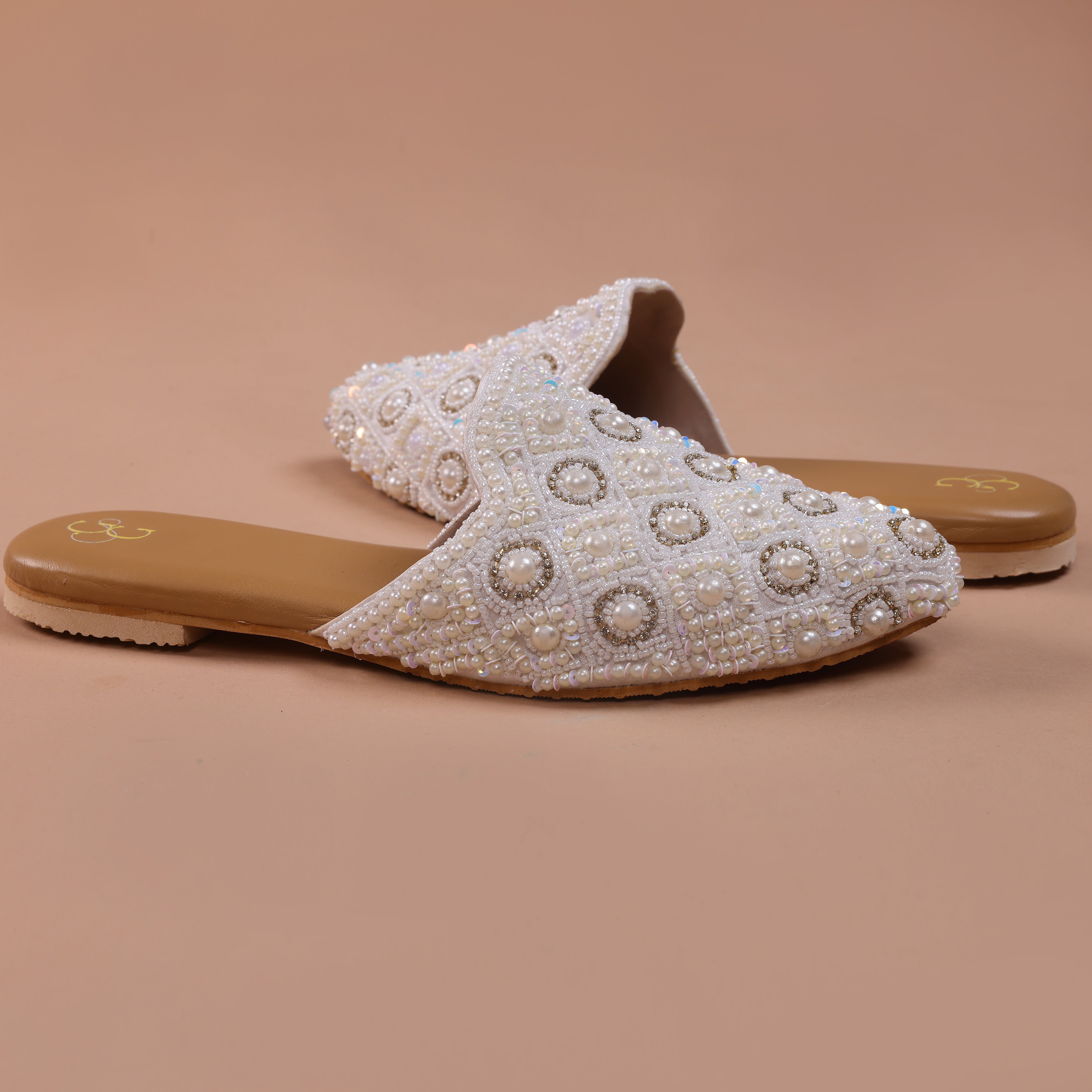 Women ethnic white embellished mules