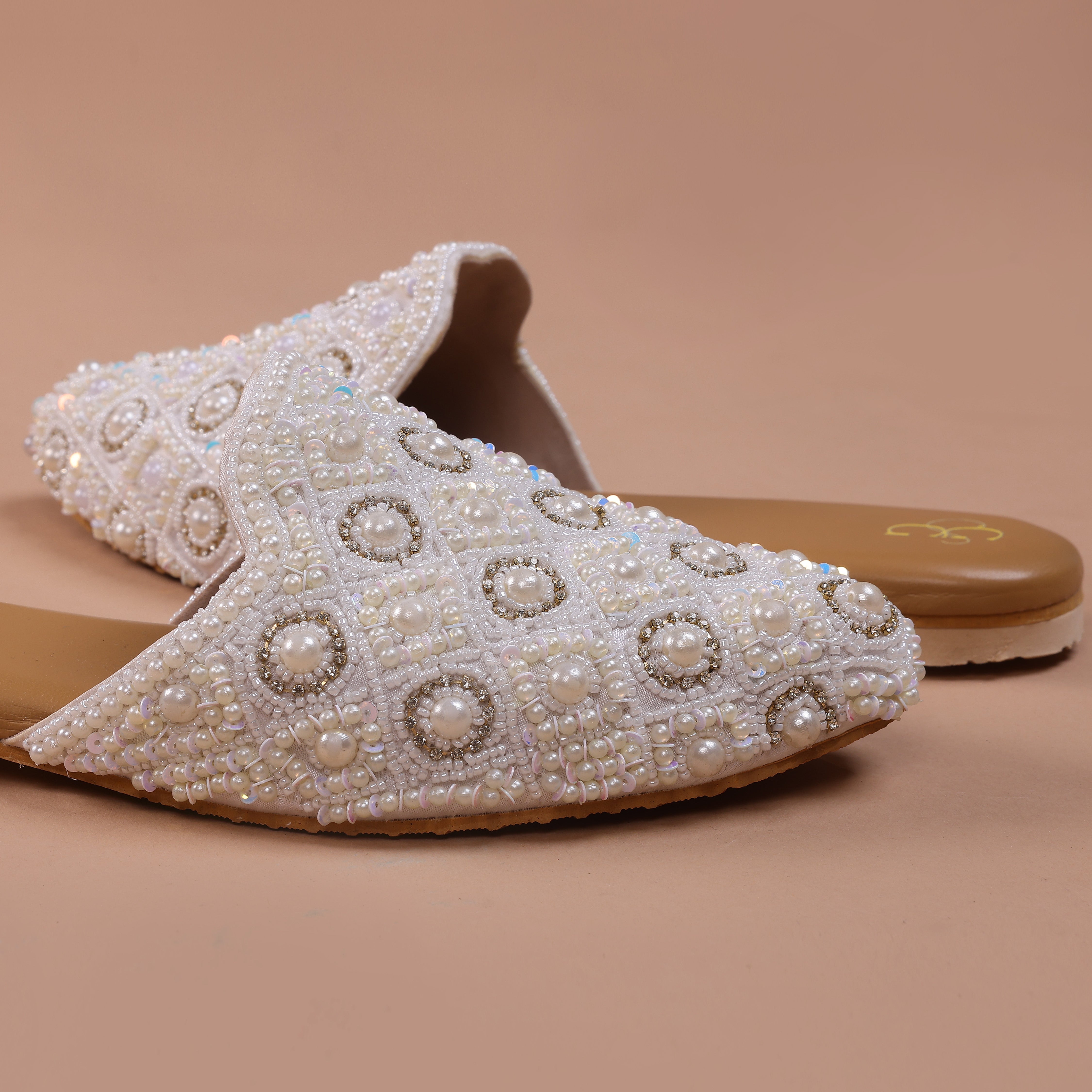 Women ethnic white embellished mules