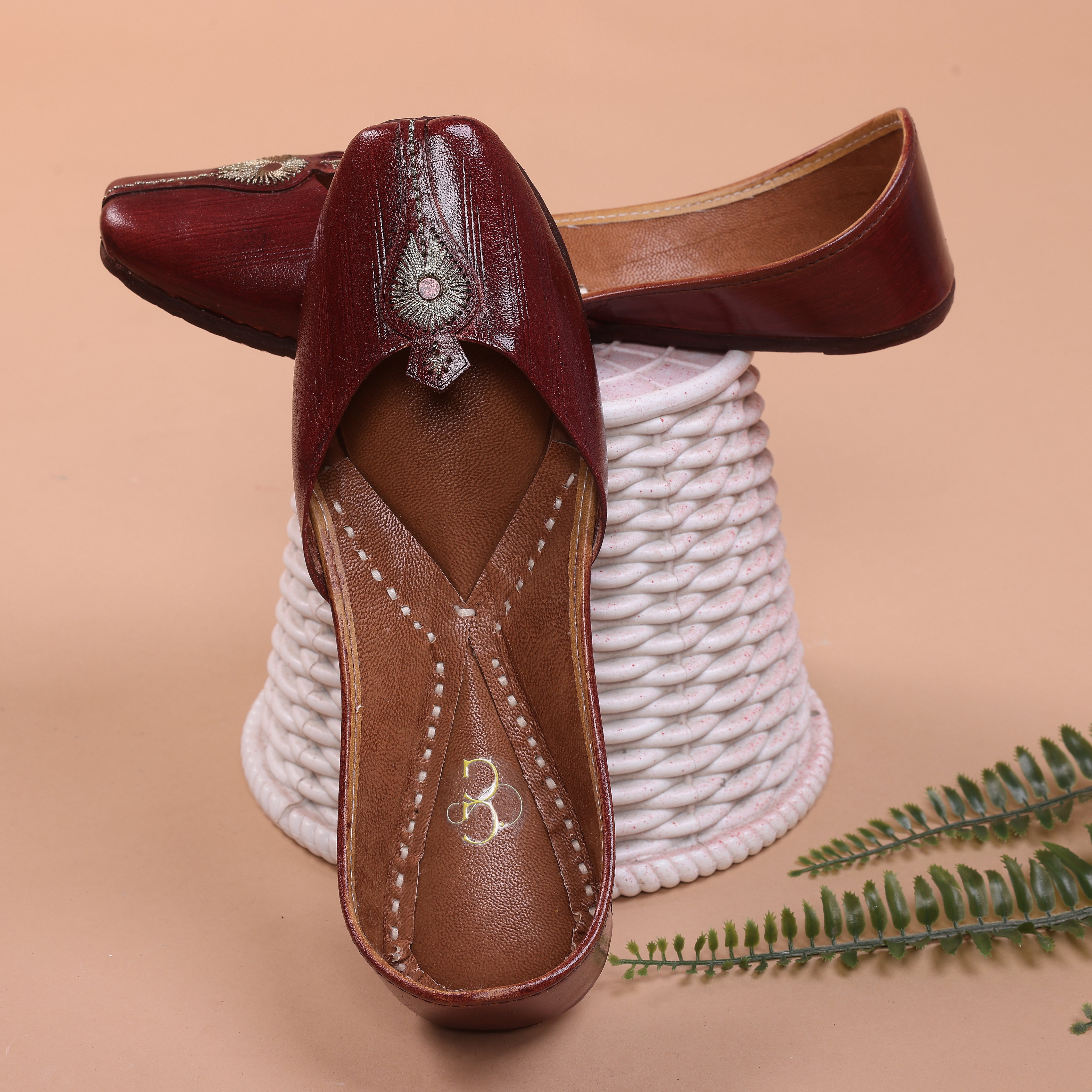 Handcrafted pure leather brown embroidered juttis