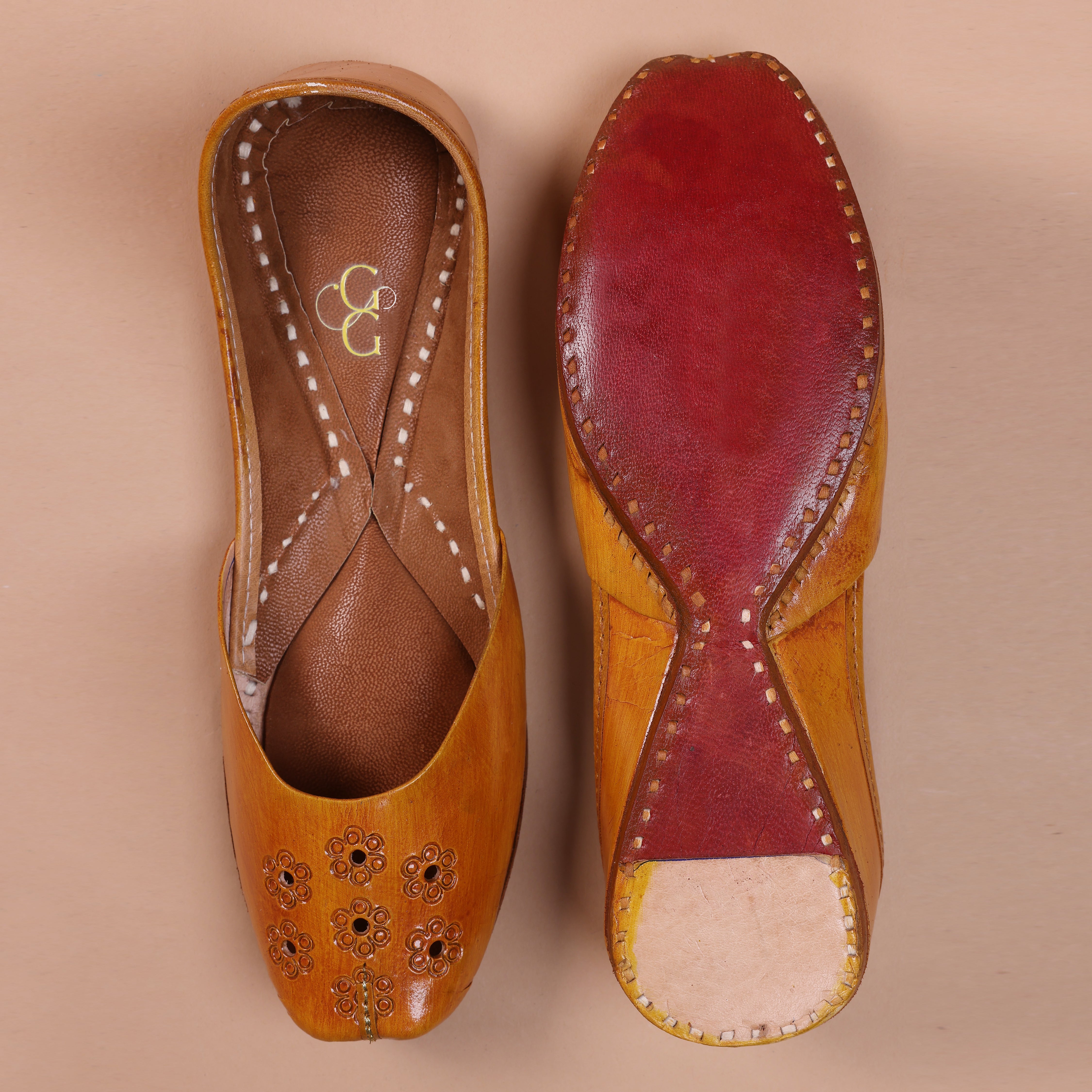 Women tan brown leather jutti