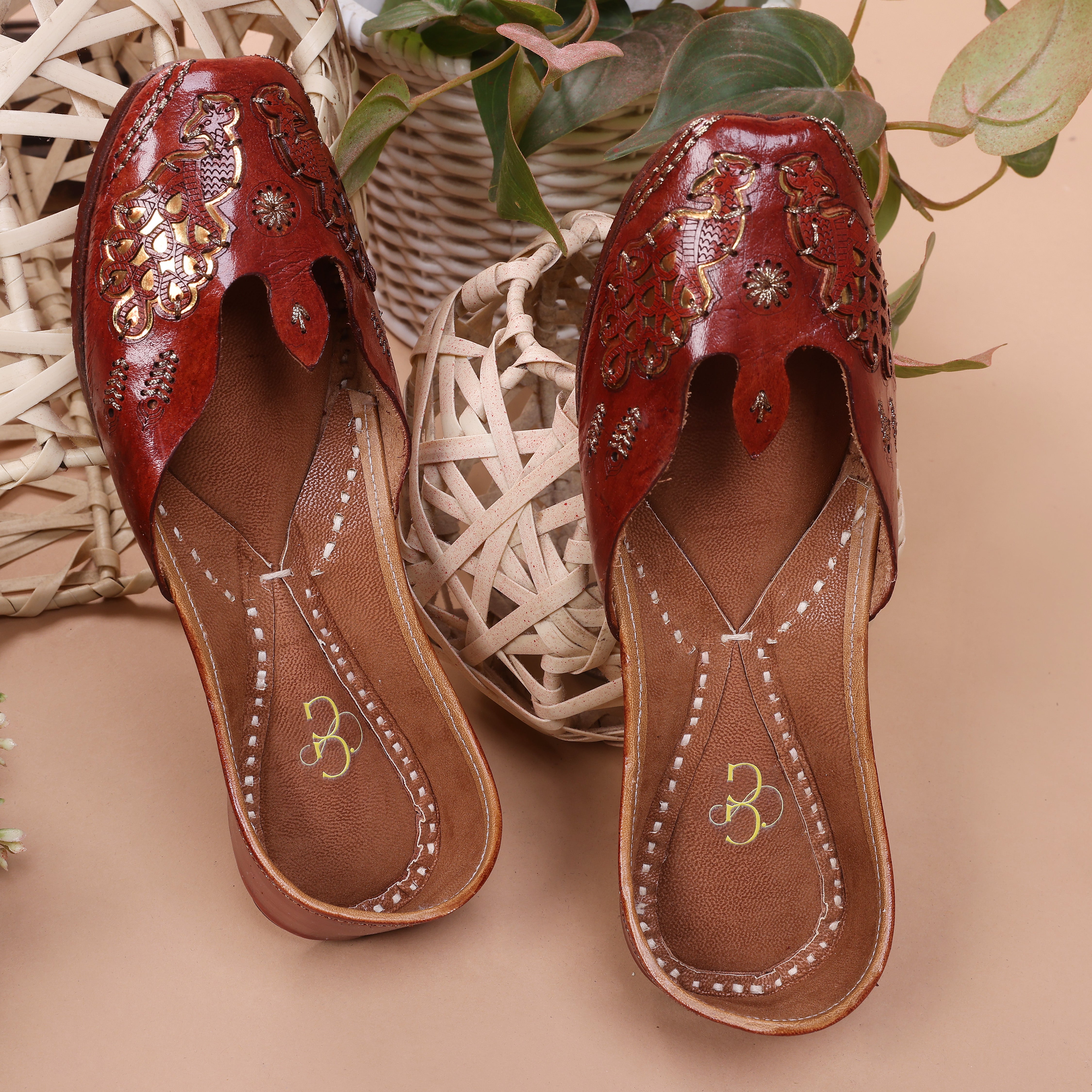 Women ethnic brown mojaris with laser cut