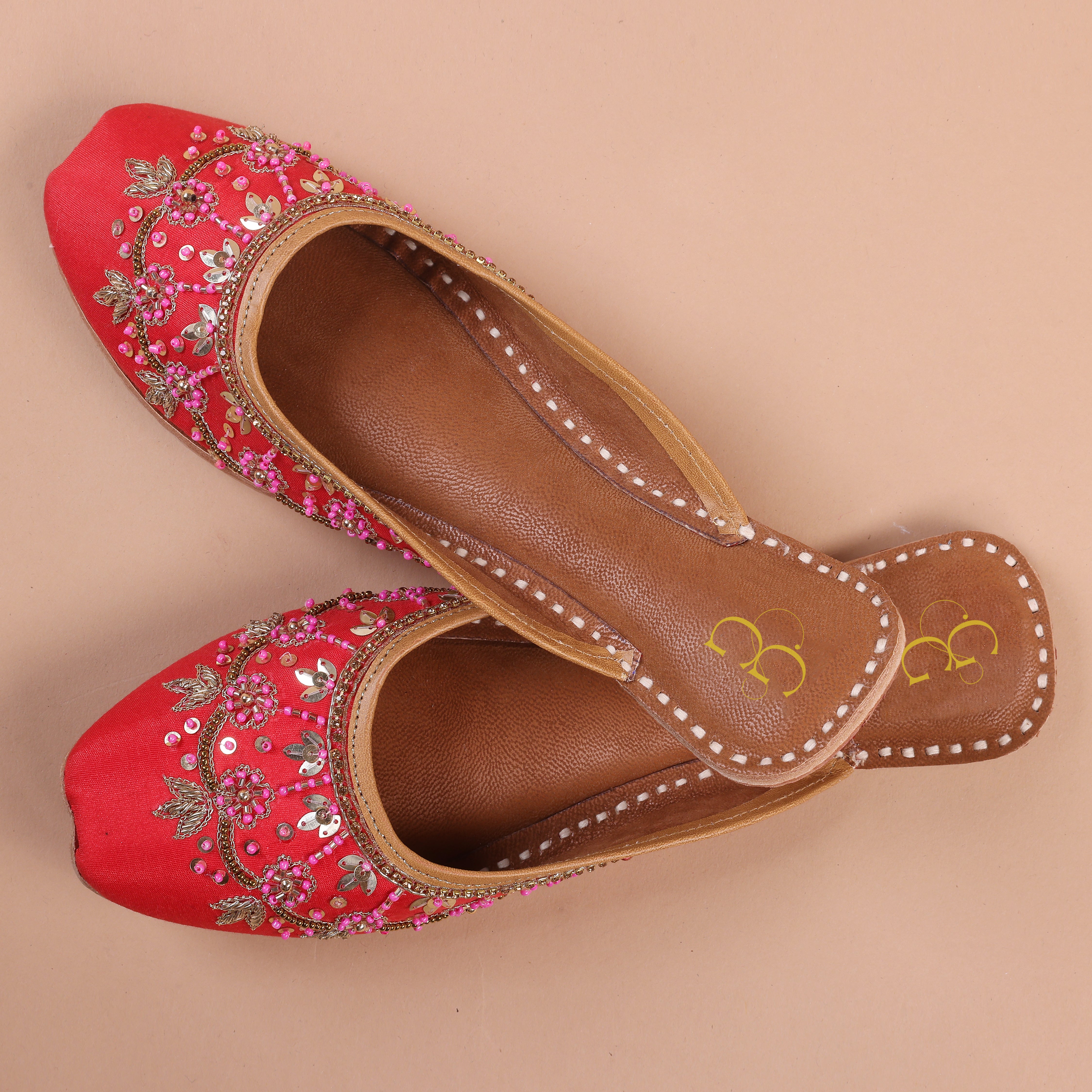 Women traditional ethnic mojari with genuine leather